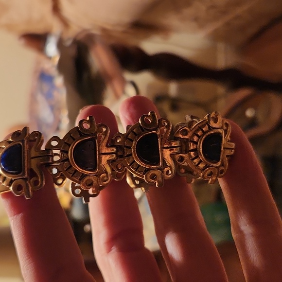 Guy Laroche Paris signed beautiful gold bracelet..Vintage! - Picture 8 of 8